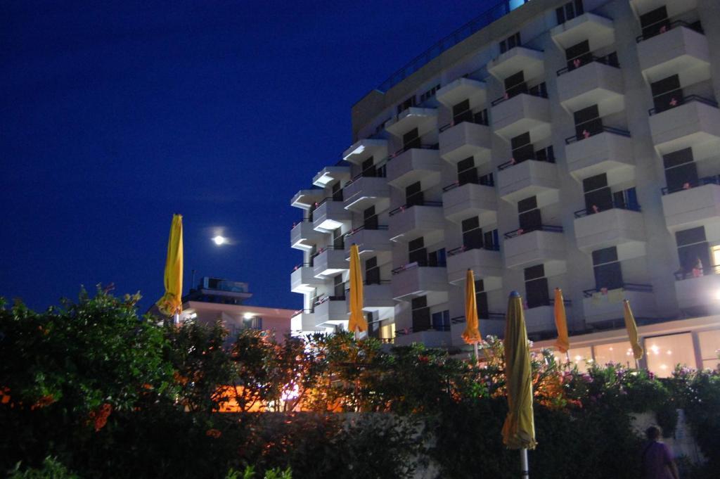 Hotel David Cesenatico Exterior photo